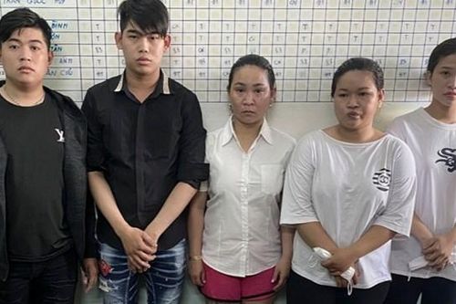 5 nam nữ thanh niên từ TP Hồ Chí Minh ra Đà Nẵng trộm 21 điện thoại