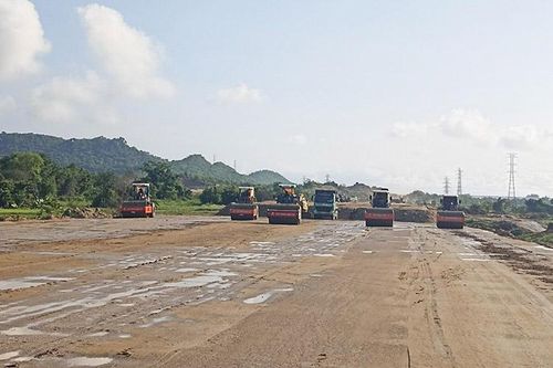 Hoàn thành bàn giao mặt bằng thi công tuyến đường bộ cao tốc bắc-nam đoạn qua tỉnh Ninh Thuận