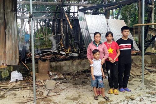 Cháy nhà, 4 mẹ con rơi vào cảnh màn trời, chiếu đất