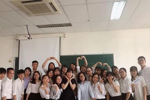 Nữ giảng viên tiếng Anh với bí kíp 'truyền lửa' cho sinh viên