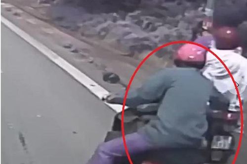 Khen thưởng người hùng cứu 3 người trên xe máy bị mất phanh khi đổ đèo Tam Đảo