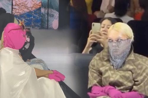 Hết liếc xéo Khánh Vân, Phạm Thoại trùm kín người từ đầu đến chân dự show thời trang