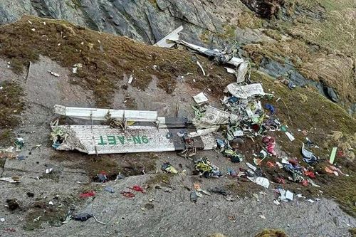 Tìm thấy xác máy bay mất tích ở Nepal cùng 14 thi thể