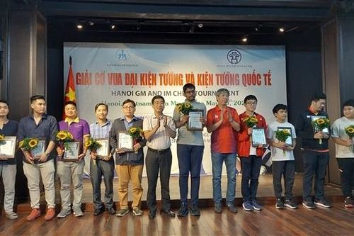 Kỳ thủ Singapore và Philippines lên ngôi vô địch tại giải cờ vua quốc tế Hà Nội