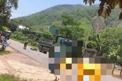 Xe máy va chạm xe tải, 2 vợ chồng tử vong thương tâm