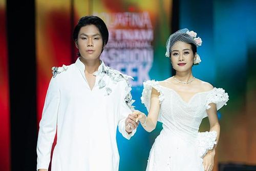 MC Phí Linh bị chồng 'dằn mặt' khi lần đầu diễn thời trang với trai trẻ