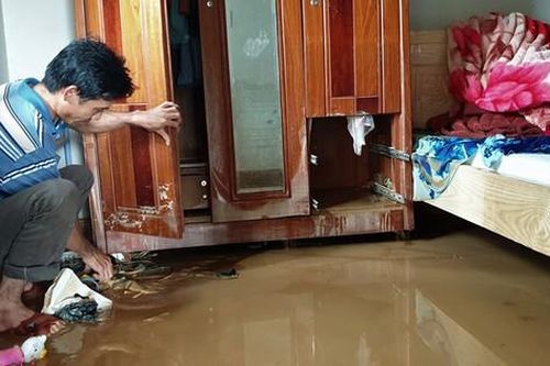 4 lưu ý quan trọng khi dọn nhà sau mưa ngập, điều đầu tiên đặc biệt cần nhớ vì dễ nguy hiểm tính mạng