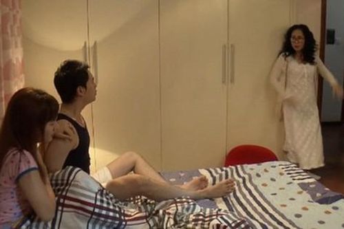Ngày cưới mẹ chồng tặng cho mấy cây vàng, ngay sau đó việc làm của bà khiến tôi choáng váng