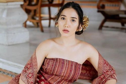 Hoa hậu Hoàn vũ Indonesia 2022 khác lạ khi không trang điểm