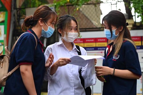 Tạm dừng 1-2 năm để đi làm kiếm tiền đóng học phí