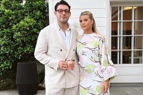 Người mẫu Sofia Richie đính hôn