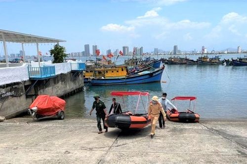 Xử phạt nhiều phương tiện vận chuyển chở khách du lịch lặn ngắm san hô trái phép