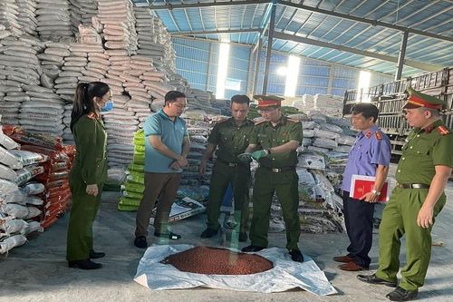 Khởi tố bị can sản xuất, buôn bán phân bón giả