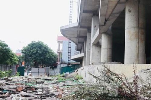 Ngổn ngang tại dự án hơn 200 tỷ đồng xây dở trên 'đất vàng'