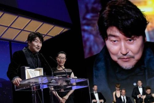 Song Kang-ho được chào đón như người hùng sau chiến thắng tại Cannes