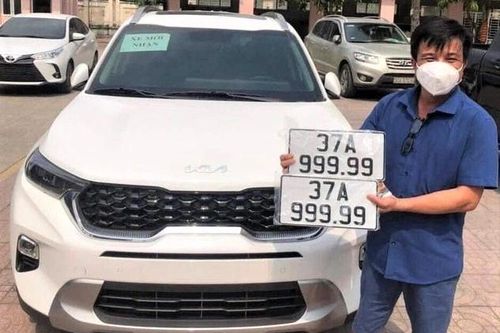 Loạt xe bấm trúng biển siêu đẹp, khách săn đón trả thêm bạc tỷ