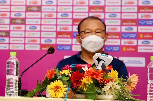 HLV Park Hang Seo tiết lộ lý do không gọi Quang Hải ở SEA Games 31