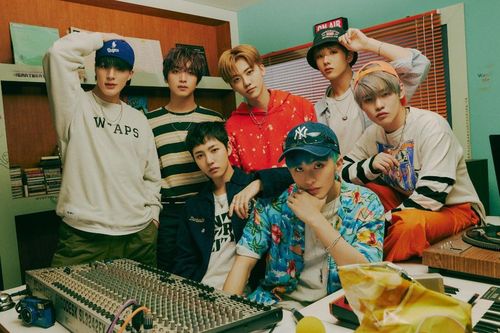 NCT DREAM tung album làm từ chất liệu bảo vệ môi trường, lượng đặt trước vượt mốc triệu bản