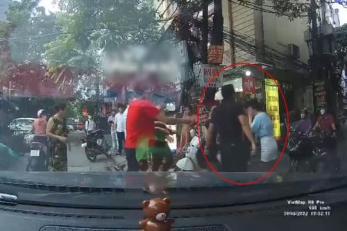 Công an vào cuộc xác minh vụ cô gái bị đánh tát tới tấp sau va chạm giao thông