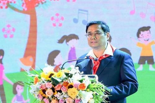 'Hãy lắng nghe bằng trái tim, bảo vệ trẻ em bằng hành động'