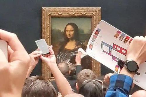 Kiệt tác 'nàng Mona Lisa' bị trét bánh kem