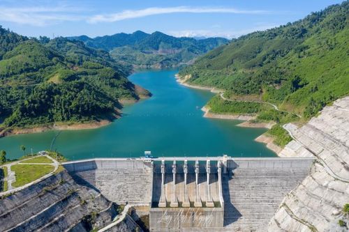 Thủy điện thành 'ngôi sao' của ngành khi giá than và khí đốt tăng cao