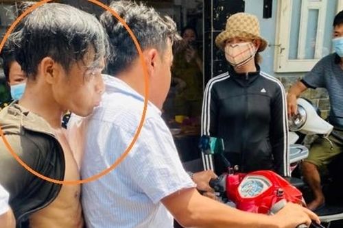 3 giờ giải cứu 'ngáo đá' leo lên tầng 4 dọa nhảy lầu