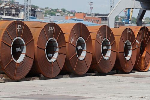 Tàu chở hàng đầu tiên rời cảng kể từ khi Nga kiểm soát Mariupol