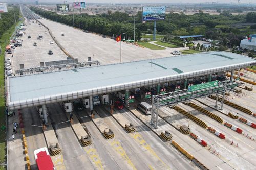 Chỉ thu phí không dừng cao tốc Hà Nội - Hải Phòng: Ngày đầu vẫn có trục trặc, lái xe được xử lý tại chỗ