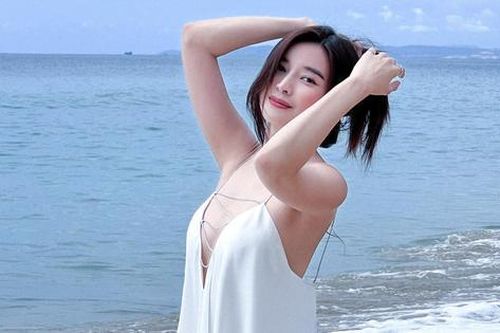 'Thiếu úy Vũ Hạ Lam' Cao Thái Hà mê diện đồ gợi cảm