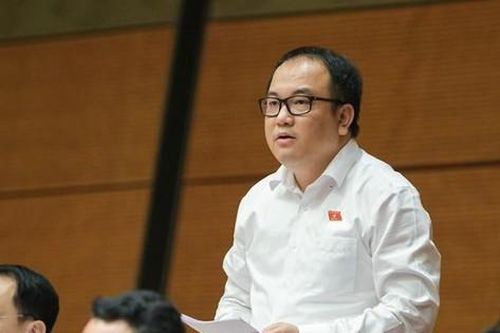 Lương không đủ sống, công nhân vắt sức làm thêm việc