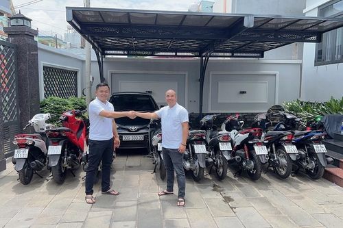 Đại gia Đồng Nai chi 4 tỷ tậu trọn dàn xe máy biển ngũ quý từ 1-9