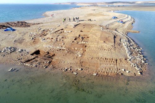 Thành phố cổ 3.400 năm tuổi 'lộ thiên' giữa đáy hồ ở Iraq