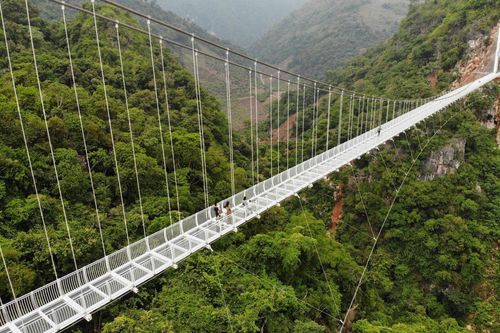 Cây cầu kính dài nhất thế giới ở Mộc Châu