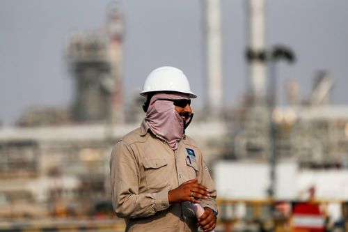 Nếu Nga giảm sản lượng, Saudi Arabia sẵn sàng bơm thêm dầu