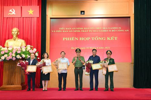 Bộ Công an tặng thưởng 42 tập thể và 7 cá nhân đảm bảo tốt an ninh, trật tự tại SEA Games 31