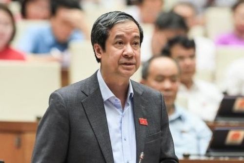 Bộ trưởng Nguyễn Kim Sơn giải trình trước Quốc hội về sách giáo khoa, tăng học phí