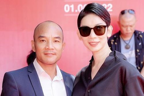 Xuân Lan tình tứ bên ông xã tại Đà Nẵng