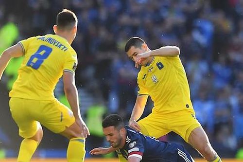 Ukraine tiến gần World Cup nhờ chiến thắng thuyết phục
