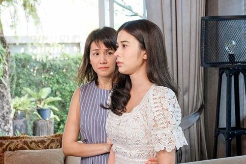 Thương chị chồng khó khăn đến biếu vài trăm triệu, nào ngờ chị cho lại tiền tỷ kèm lời đề nghị khiến em dâu choáng váng