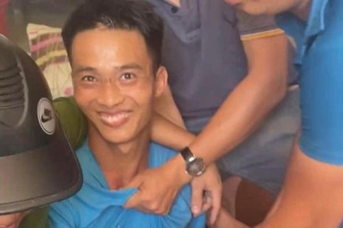 Bị bắt lần thứ 3 vẫn cười cợt, tên tù nguy hiểm Triệu Quân Sự khiến netizen ném đá tơi bời