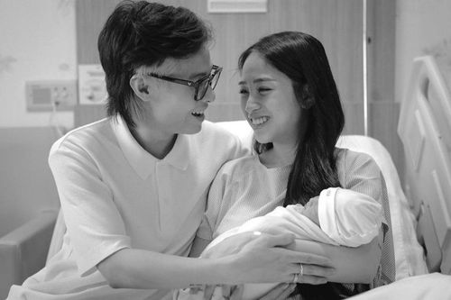 Con gái Minh Nhựa chia sẻ khoảng thời gian ở cữ 1 tháng, tiết lộ lý do công khai diện mạo nhóc tỳ sớm