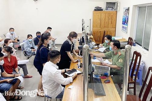 Tạm dừng cấp hộ chiếu phổ thông trong tháng 6, trừ trường hợp cấp bách