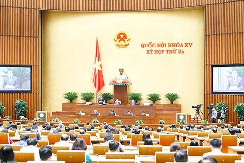Quốc hội thảo luận nhiều vấn đề quan trọng của đất nước