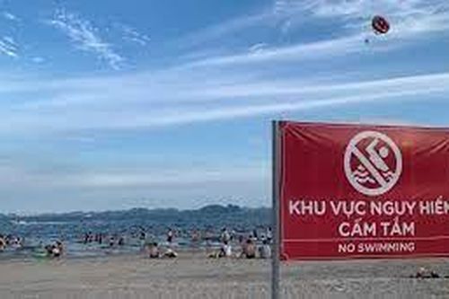 Cảnh báo- bãi tắm biển ngang