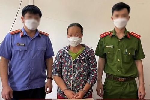 Bắt quả tang người phụ nữ vận chuyển 2 bánh heroin từ Lào vào Việt Nam