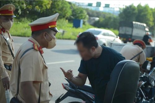 Người đàn ông vi phạm giao thông mạo danh là Phó khoa Bệnh viện K, 'to tiếng' với cảnh sát
