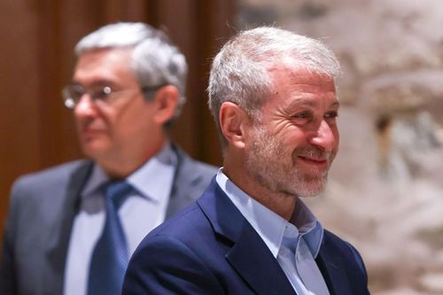 Hòn đảo đang 'giam' hơn 7 tỷ USD của ông Abramovich