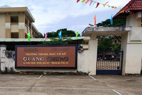 Cảnh cáo cô giáo tiếng Anh đánh 19 học sinh