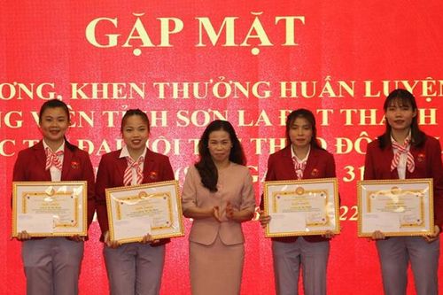 Sơn La khen thưởng cá nhân đạt thành tích tại SEA Games 31